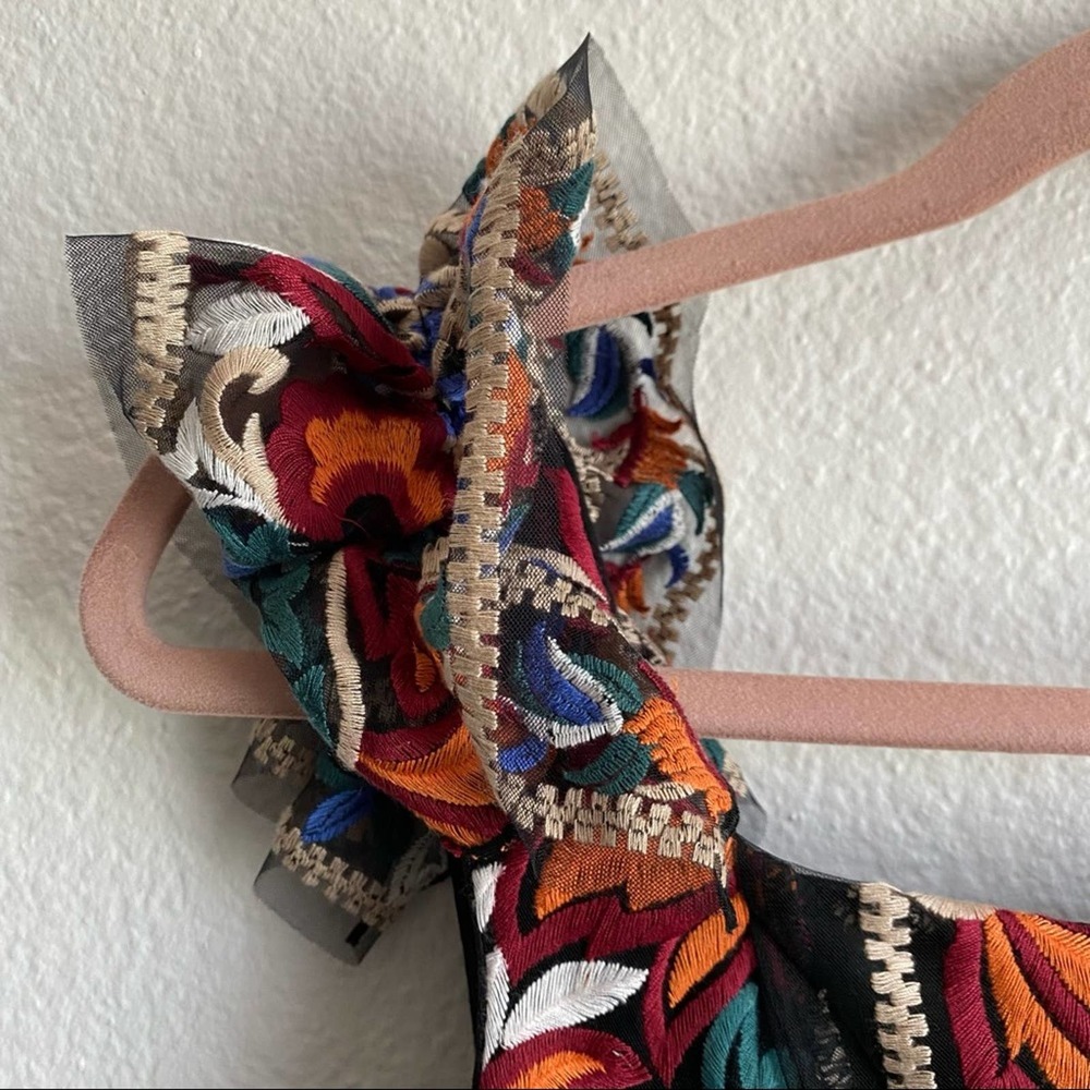 ANTHROPOLOGIE NEW Embroidered Ruffle Top - Picture 6 of 10